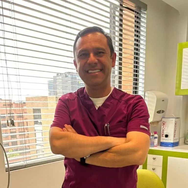 Dr David Forero especialista en cirugía maxilofacial